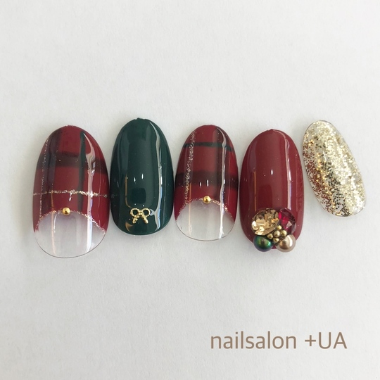 大人女性のクリスマスネイル１０選 岐阜市の大人女性の上品ジェルネイルサロン ウーア